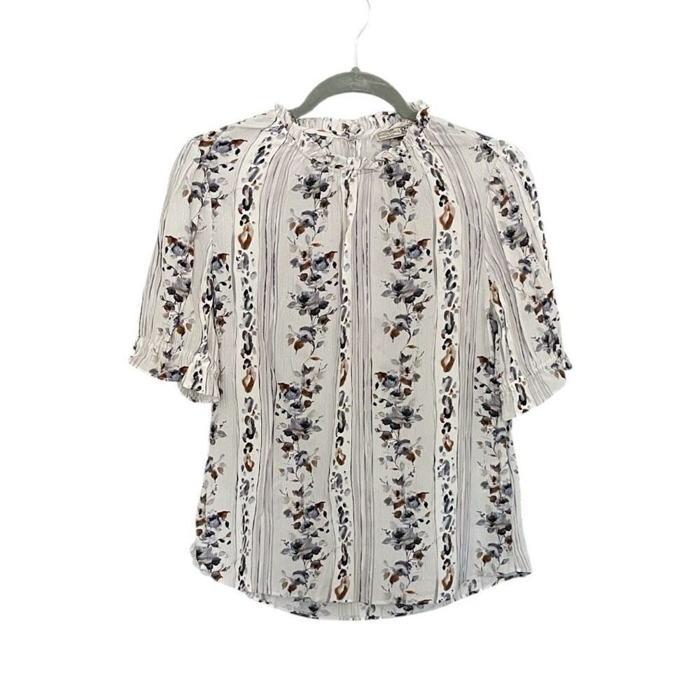 Go> by Go Silk Floral Ruffle Short Sleeve Blouse Size Small